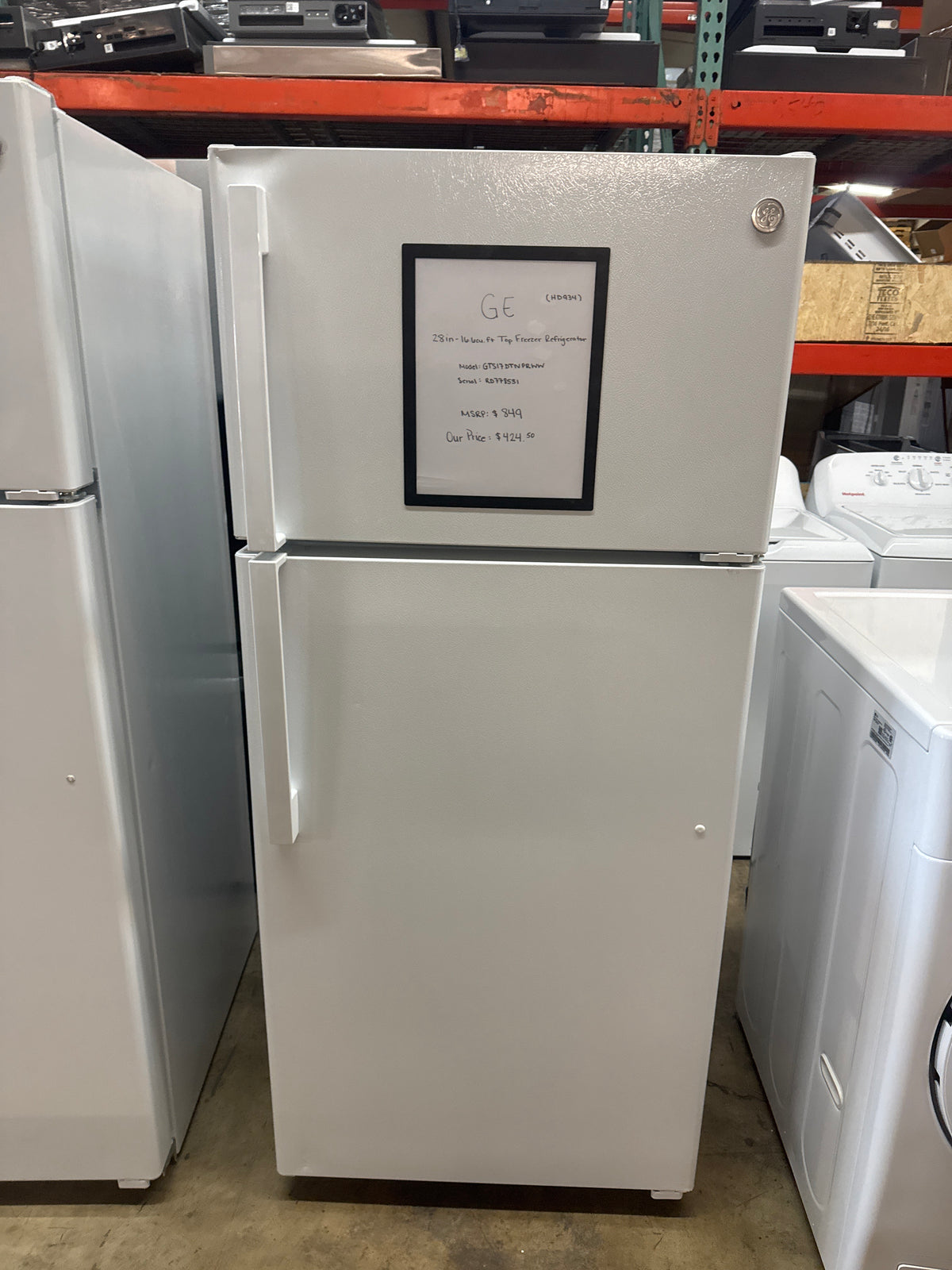 GE 28in Top Freezer Refrigerator Model#GTS17DTNPRWW Serial#RD778531 (HD934)