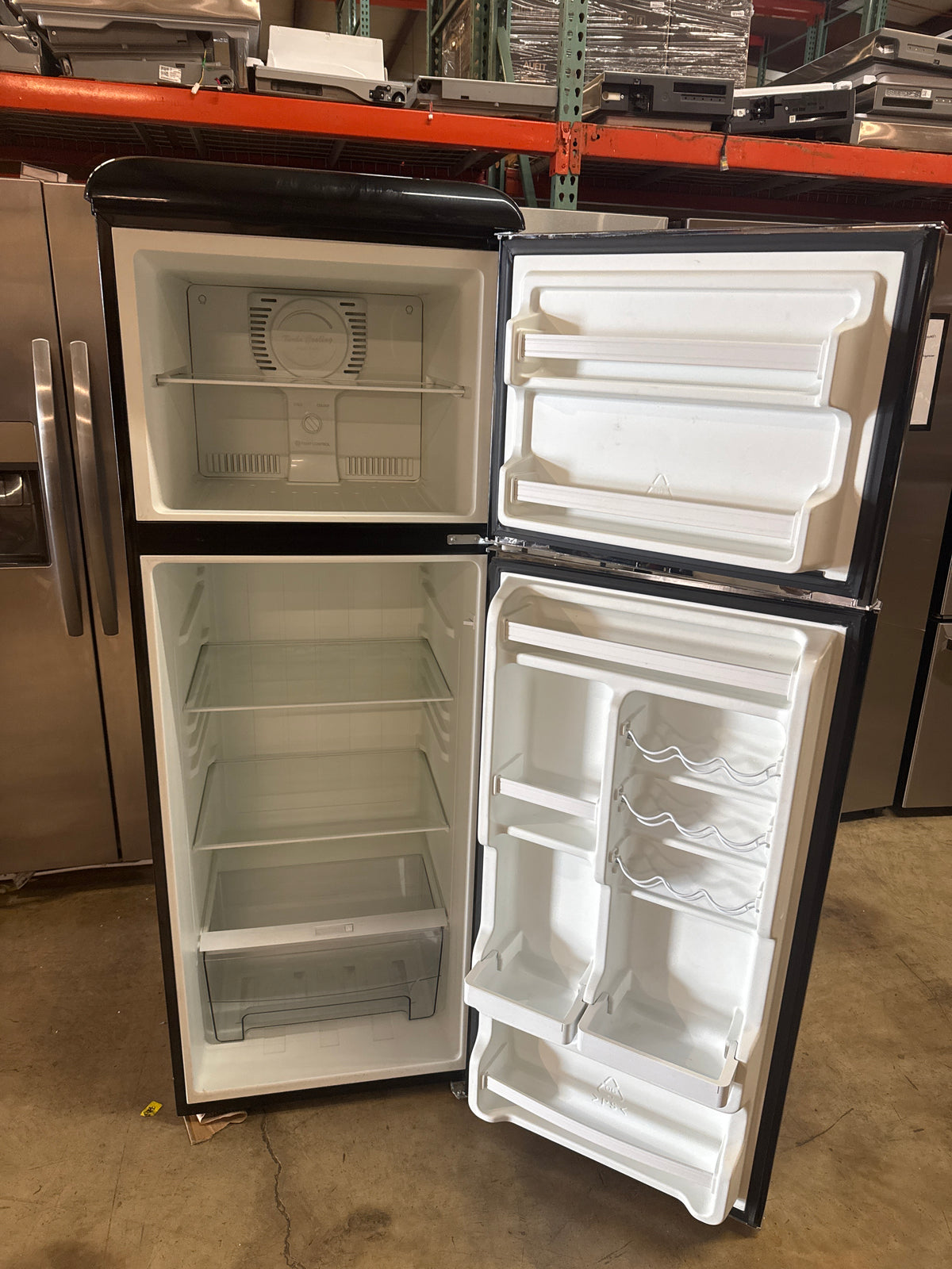 Galanz 24in Retro Top Freezer Refrigerator Model#GLR12TBKEFR (HD944)