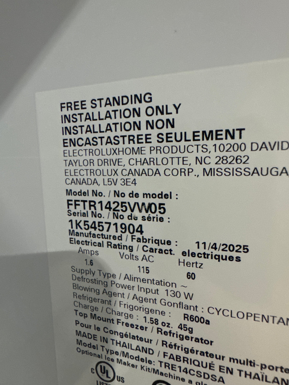 Frigidaire 28in Top Freezer Refrigerator Model#FFTR1425VW05 Serial#1K54571904 (20)