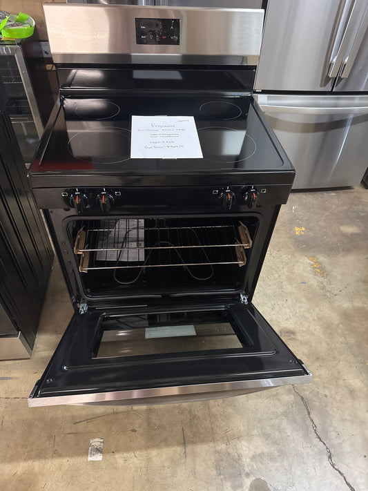 Frigidaire 30in Electric Range Model#FCREH050BSA Serial#VF63556582 (HD928)