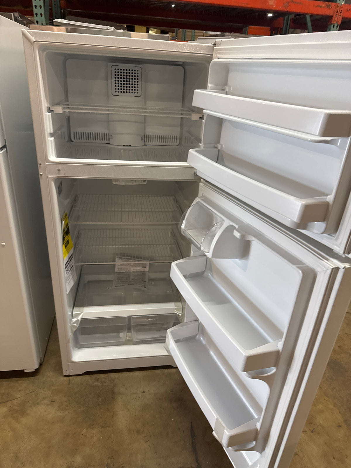 GE 28in Top Freezer Refrigerator Model#GTS17DTNPRWW Serial#RD746207 (HD923)