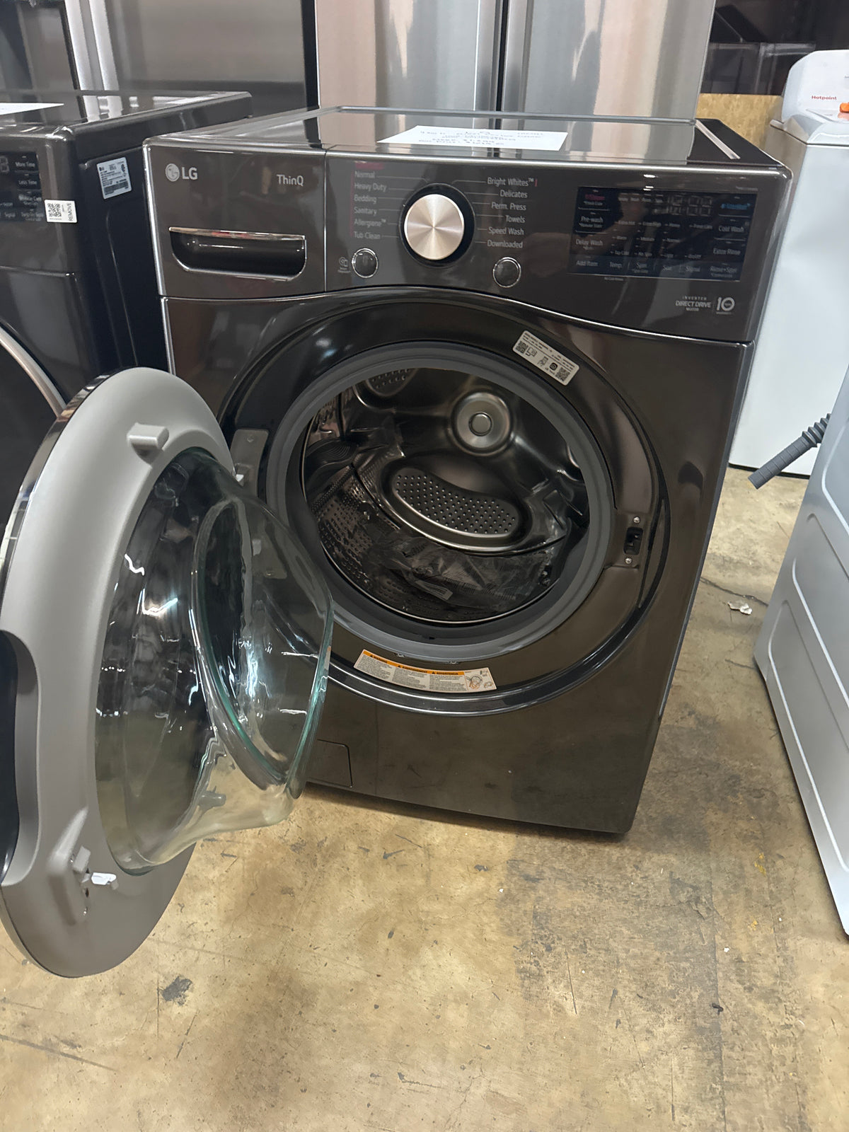 LG 4.5cu.ft Front Load Washer Model#WM4000HBA Serial#604VWVR2N079 (HD938)